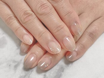 カノンネイル(canon.nail)の写真/お仕事柄シンプルネイルでもトレンドや華やかさを叶える★話題のマグネットフレンチ・プチアートコース有◎