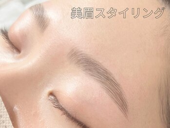 アイラッシュアンドネイル マークス 草加店(MAK's)/ハリウッドブロウリフト