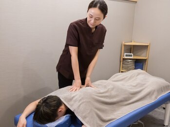 整体 越/もみほぐし施術