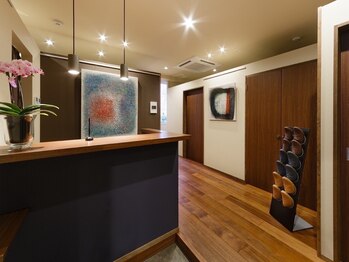 オリエントセラピー(ORIENT THERAPY)の写真/【むくみ,首肩こり,疲労を取り除く極上手技】施術歴24年のオーナーが身体を的確に刺激し疲労を解消します。