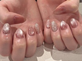 キラキラピンクネイル