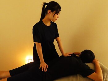 トウキョウホワイトスパ(TOKYO WHITE SPA)の写真/お疲れの箇所へ絶妙な圧とストレッチでピンポイントにアプローチ！お好きな強さに合わせて施術を行います♪