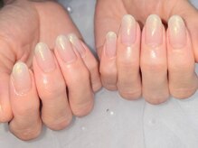 ネイルバイピヌ(nail by pinu)/ラメ入りホワイトグラデ