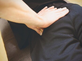 菅野スポーツマッサージ/腰のアプローチ1