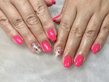 ヒラソルネイル(Girasol nail)/ワンカラーでも可愛い