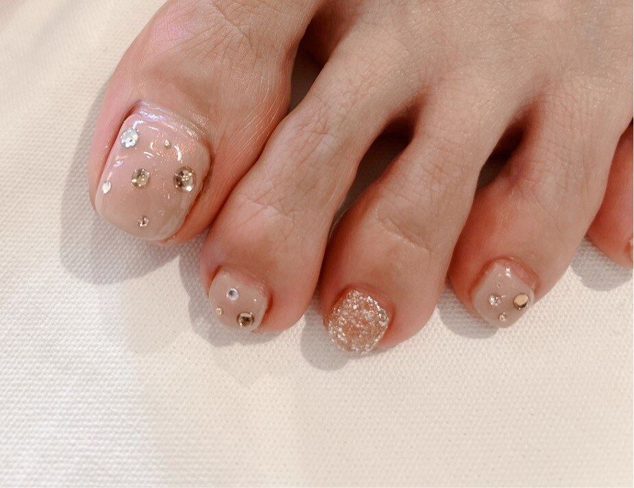 陶器 フットボウル バス ペディキュア ネイル エステなどに 2025年-2026年冬トレンド】フット（ペディキュア）のネイルデザイン集