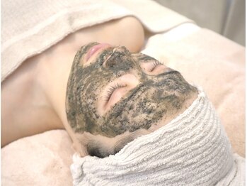 ラ ヴィレ ボーテ(La vraie beaute’)の写真/極微細粒子ハーブピーリングで輝く魅せ艶肌に☆天然成分が肌細胞に働きかけ肌そのものを健康的な状態へ