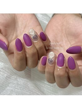 マットネイルが新鮮！