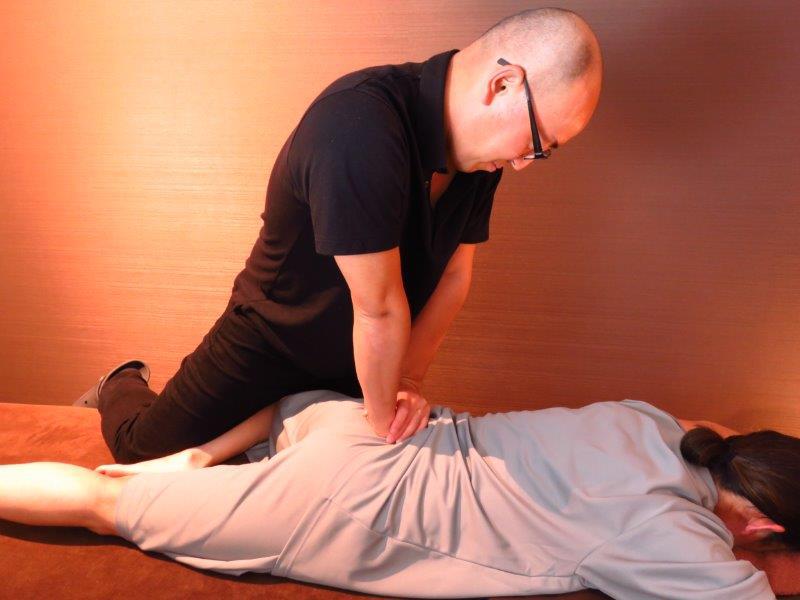足つぼ30分＋全身ほぐし（骨盤矯正付）30分【計60分】\6500