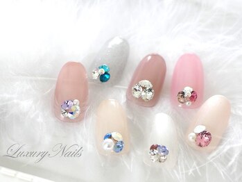 ラグジュアリーネイルズ アカバネ(Luxury Nails Akabane)/Vカットビジュー