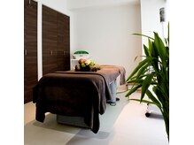 フェイシャルアンドボディ ジュネス 逗子/清潔で落ち着いた雰囲気の施術室