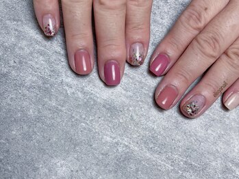 自爪風*ちぐはぐネイル