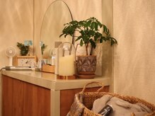 ケア(Care)の雰囲気（専用のガウンをご用意。心ゆくまでリラックスしていただけます）