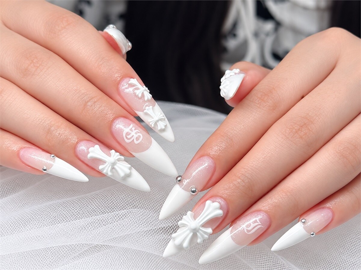 ホワイトクロスネイル：PG015580057｜ネイルズ イロハ 池袋店(NAILS