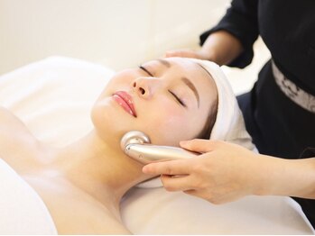 オカオビューティー 枚方市駅前南口店(okao beauty)/【リフトUP美顔器】アリーヴォ