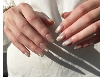 スリーク(sleek)の写真/【パラジェル登録サロン】肌なじみの良いデザインからシンプルお洒落まで◎<マグネット/チーク/フレンチ>