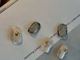 クリアネイル 透明感 ニュアンス