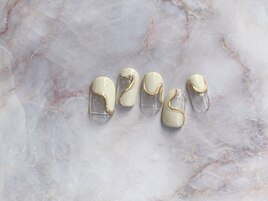 フレンチネイル　しずくフレンチ
