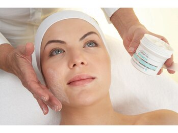 ウルス(ulus)/水分爆弾マスクでハリ弾力UP