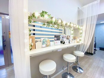 ミントラッシュ ラフィーネ 那覇新都心店/メイクスペース完備♪
