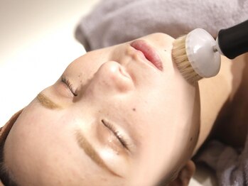 ハナレ 新宿(HANARE)の写真/小鼻周りの皮脂のテカリ＆つまりをゴッソリ吸引★[美肌リンパシェ-ビング+ブラッシング]毛穴ケアが人気♪