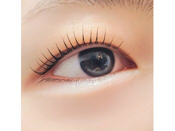 チャハヤ(Cahaya)の写真/軽さ×柔らかさ×持続力が人気のフラットラッシュやエクステ×パーマ【&Healthy】が大人女性に人気!