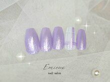 エミュー(Emieux)/紫色チェックネイル