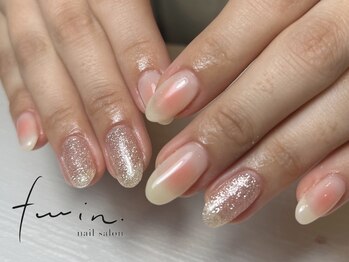 ツイン(twin.)/チークネイル×オプ有