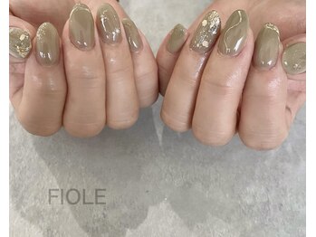 フィオル(FIOLE)/グリーン×ゴールド