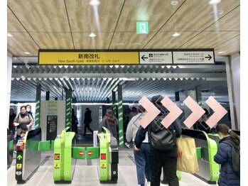 ハーブガレージ 渋谷店(HERB garage)/(1)改札を出て右に曲がる