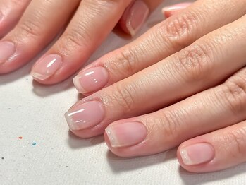 アトリエイロ(atelier iro.)の写真/爪に自信がなくても、大丈夫。自爪の育成を重視したケアで、指先を美しく＊仕事柄ネイルが出来ない方にも◎