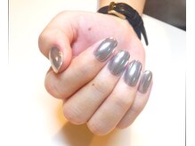 ローラポンポニー(Laura pomponnee)/ミラーネイル