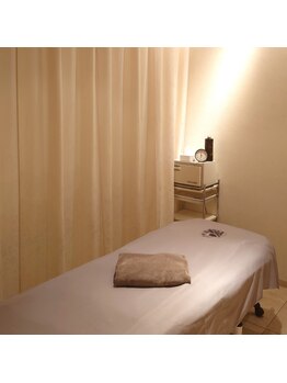 カモン(KAMON)/～ビューティーRoom～