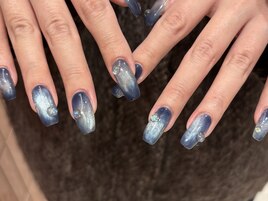 ぷっくりネイビーネイル