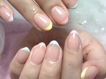 ナイスミーネイル(Nice Me Nail)の写真/ハンド＆フット同時施術もOK☆ワンカラー・マグネット・定額デザインまで！足元のオシャレもお任せあれ♪