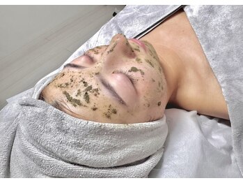 ナチュールムーン(Nature moon.)/毛穴洗浄・ハーブピーリング