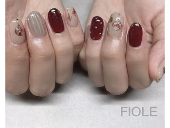 フィオル(FIOLE)/クリスマスオーナメントネイル