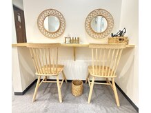 まつげパーマ/マツエク/ネイル/眉毛　Ciel Clair【シエルクレール】の雰囲気（メイクスペースにはコテ、アイロン、オイル完備でございます♪）