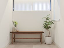 トウ 四条烏丸(tou)/2F　待合スペース