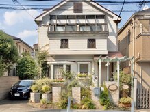 癒しの一軒家サロンの個室.でごゆっくりお過ごしください。