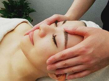 オートクチュール エステティックサロン シーズの写真/美しいフェイスラインと艶。後ろ姿まで、思わず見惚れる花嫁へ。