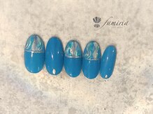 ファミリア/先端うねうねツヤツヤネイル