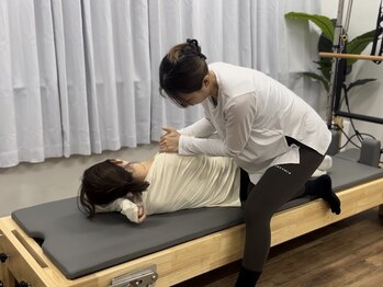 アンドライフ(&LIFE)の写真/【本町駅徒歩3分/ピラティス×ストレッチ】◇デスクワークの方◇自分では伸ばせないところまでアプローチ◎