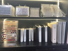 色鮮やかなカラーバリエーション：1000種類以上のカラー