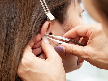 メルシー ドゥ(merci do)の写真/小顔美人は耳元から♪耳つぼジュエリーで可愛くしながら、フェイスラインをスッキリ整え理想の小顔を実現★