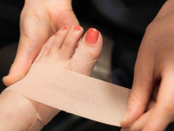 整足院/初回施術の流れ【6 テーピング】