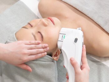 ジュメイラ(Jumeirah)/最新小顔マシーン（3層打ち）