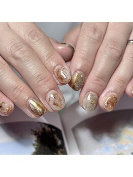 ブラウン/ゴールド/インク