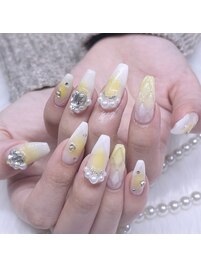 イエローチークネイル