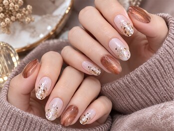 ネイルランド 船橋店の写真/繊細～華やかアートまで★アクセサリーのような手書きアートで“あなたらしく”日常を指先から彩り豊かに♪